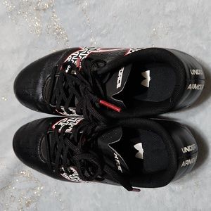 Under Armour Boys soccer cleats size 2Y